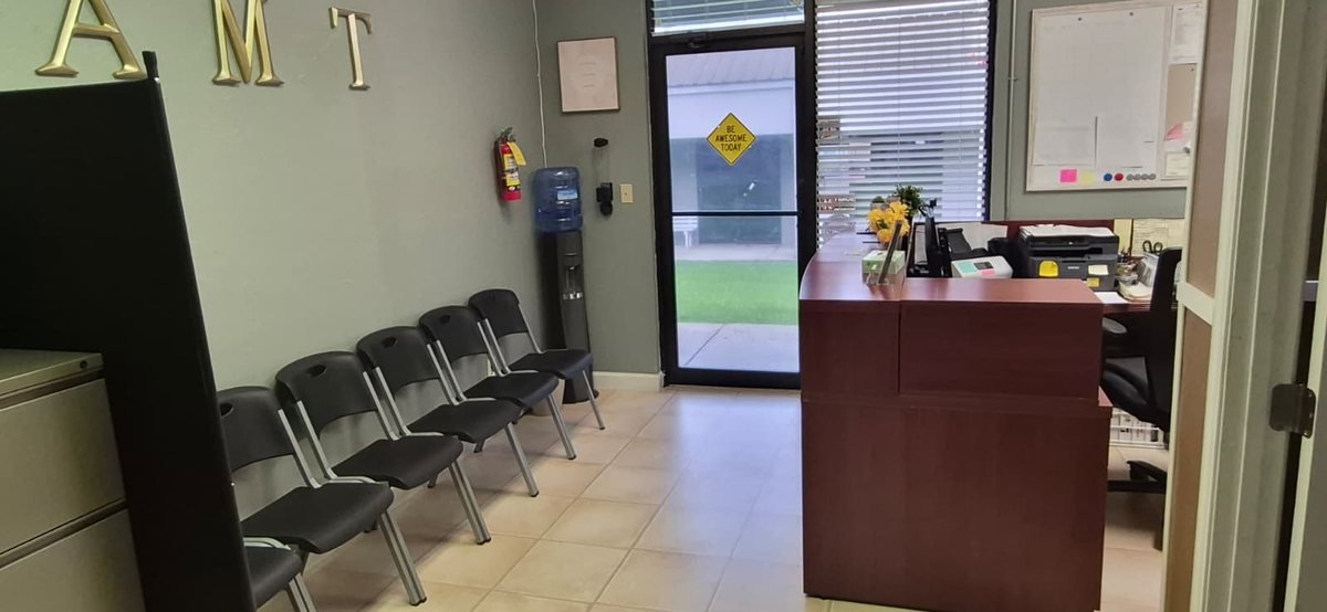 Avita Med Test reception area